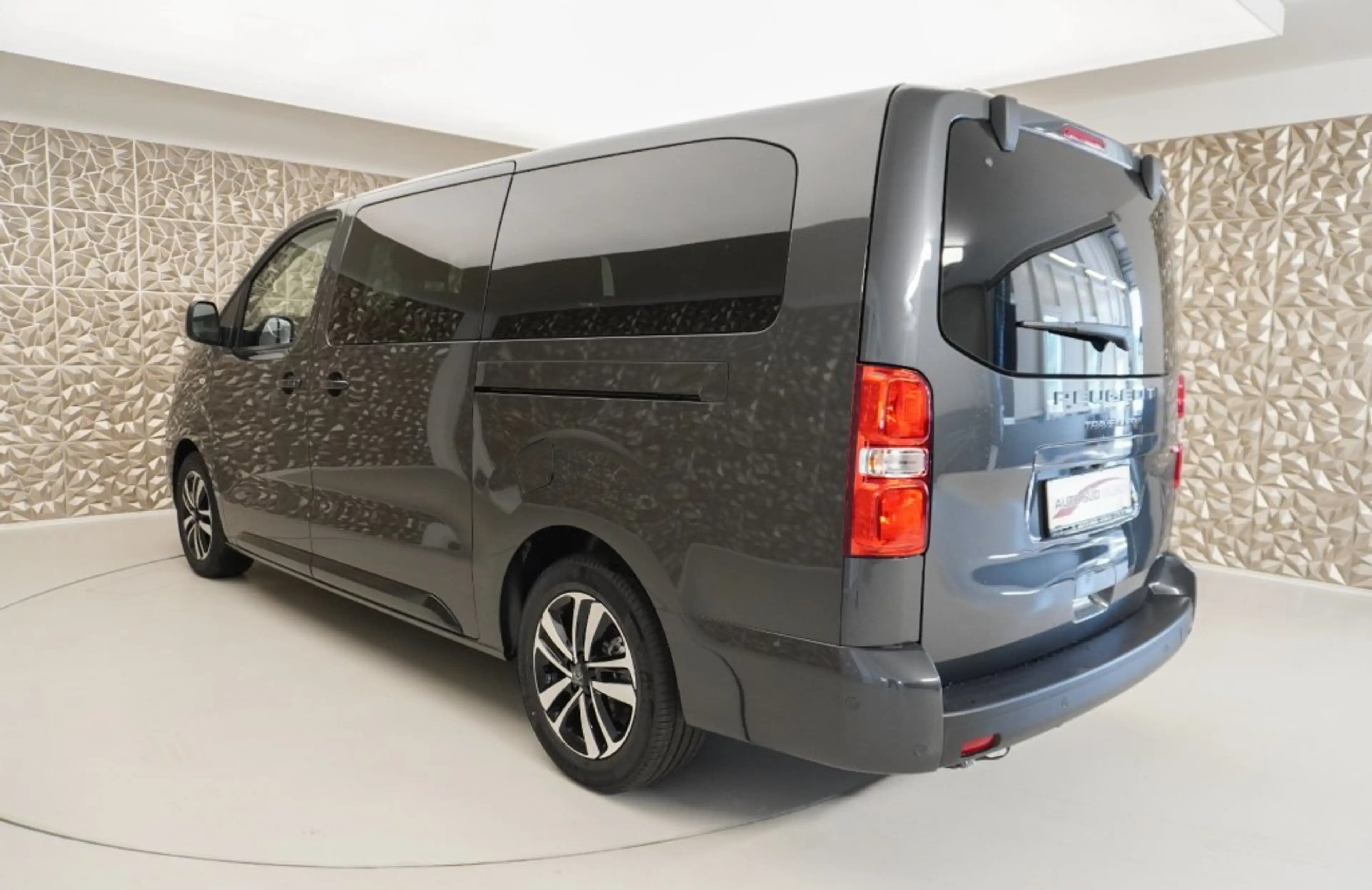 Peugeot Traveller PREMIUM L3 BHDI 180 EAT8 — photo 6