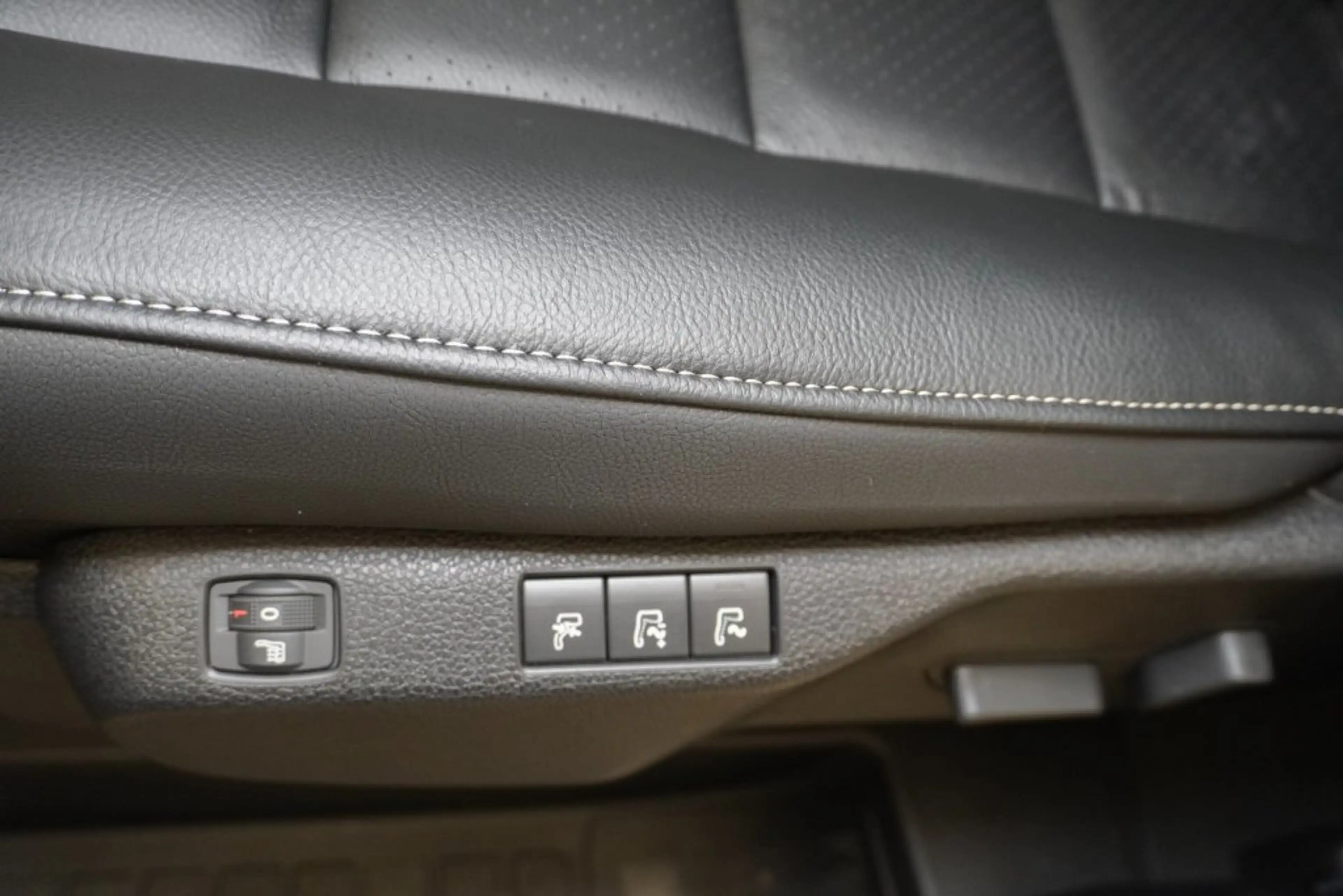 Peugeot Traveller PREMIUM L3 BHDI 180 EAT8 — photo 10