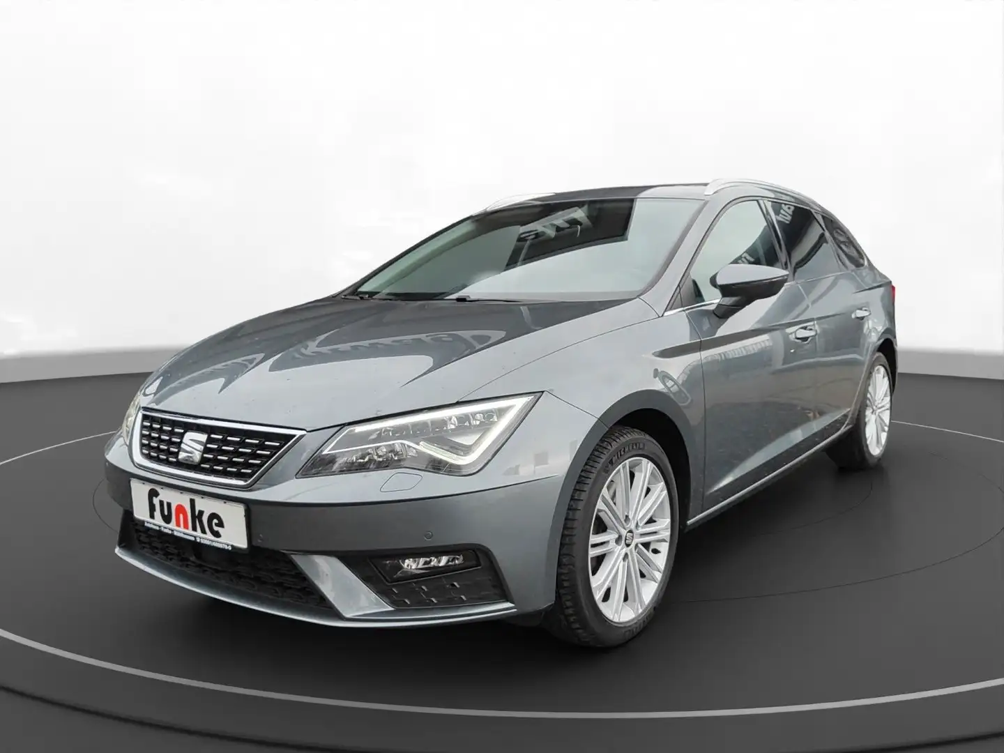 SEAT Leon ST 1.8 TSI DSG Xcellence **AHK**NAVI**LED** Gris - 1