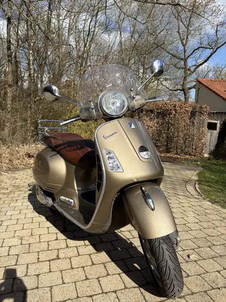 Vespa GTS 125