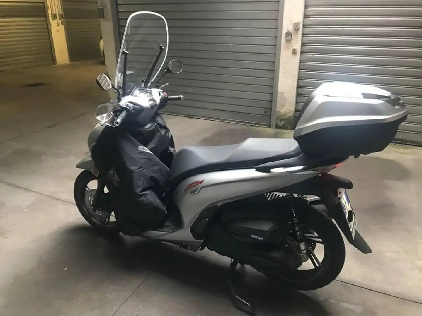 Honda SH 350i Grigio - 1
