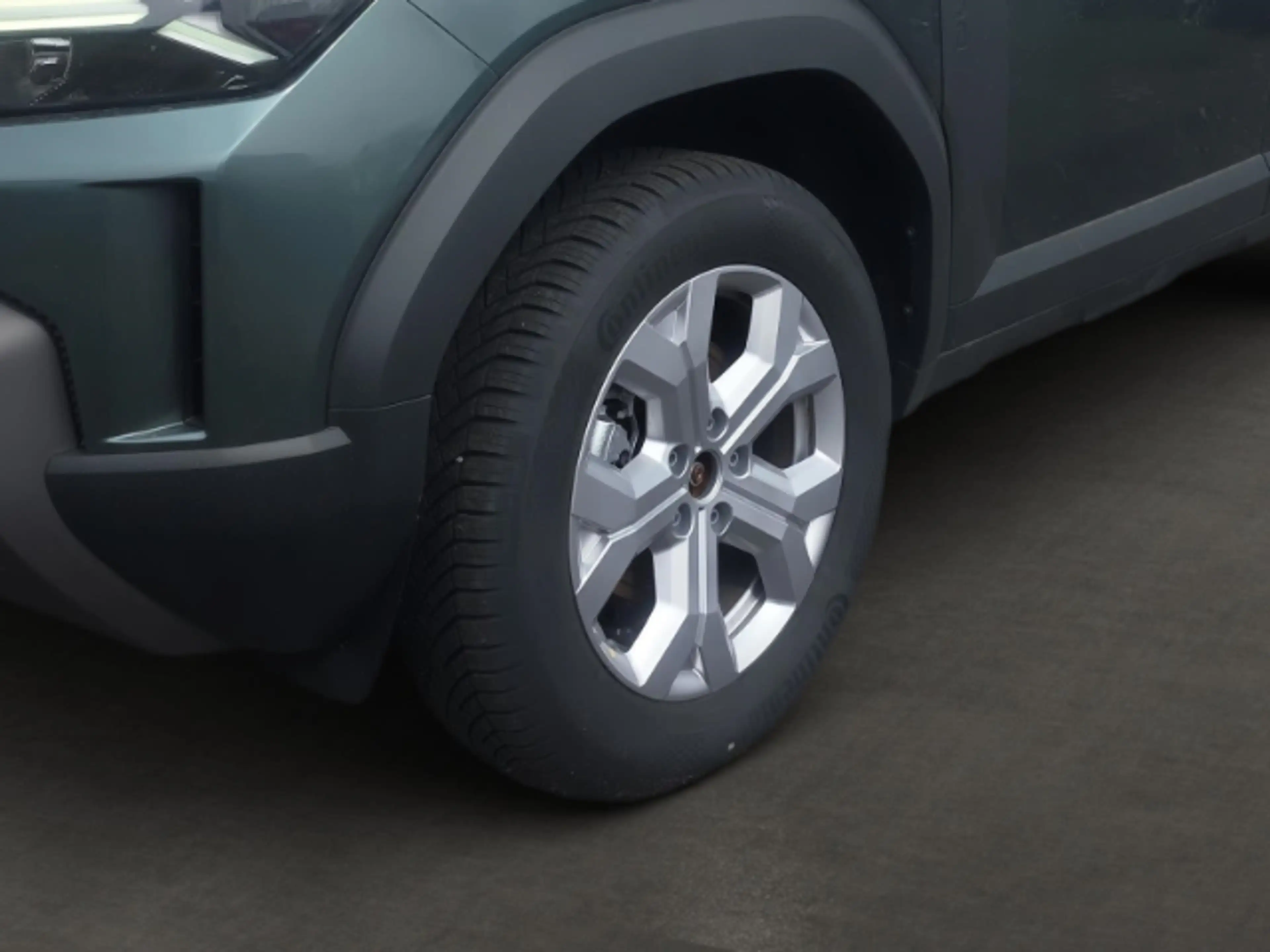 Dacia Duster Expression Hybrid-GAS 150 4x4+Winter-Paket+Automat — photo 6