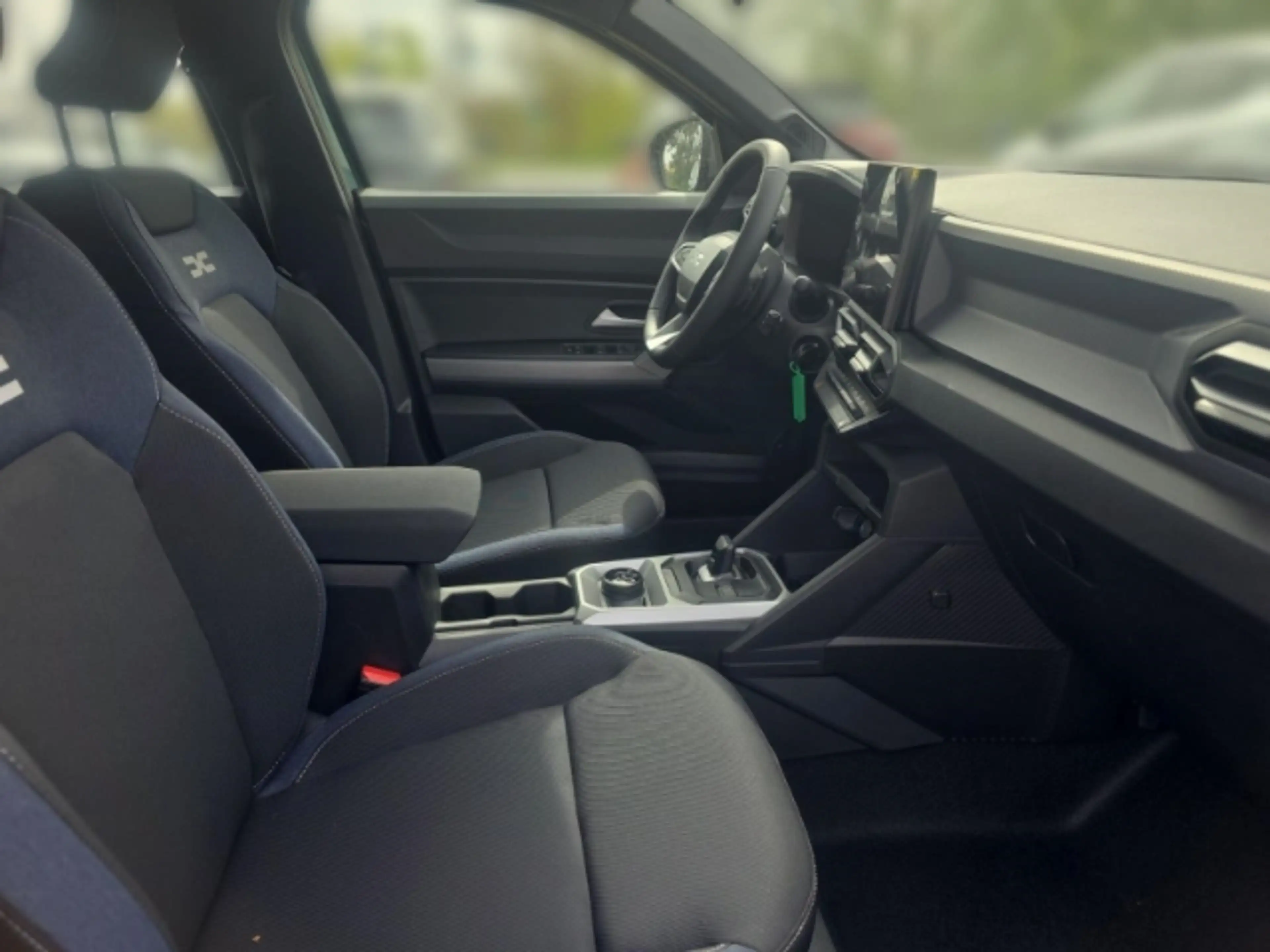 Dacia Duster Expression Hybrid-GAS 150 4x4+Winter-Paket+Automat — photo 14