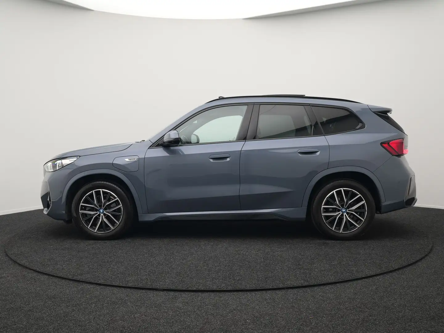 BMW X1 xDrive30e M-Sport Plug In Hybrid Storm Bay Metalli Grau - 2