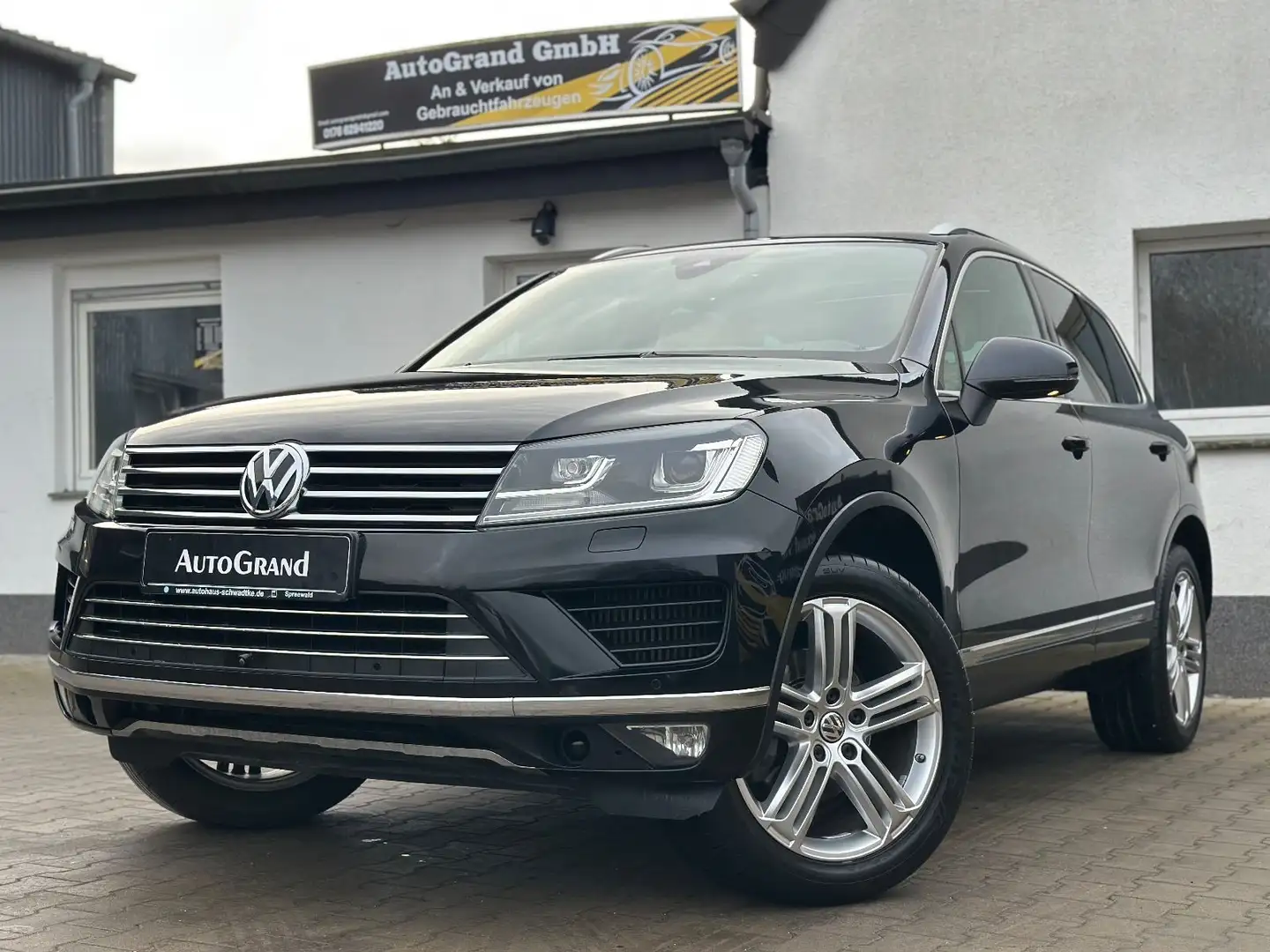 Volkswagen Touareg Exclusive*1HAND*LUFT*KEY*PANO*360`*AHK*ASIST Schwarz - 2