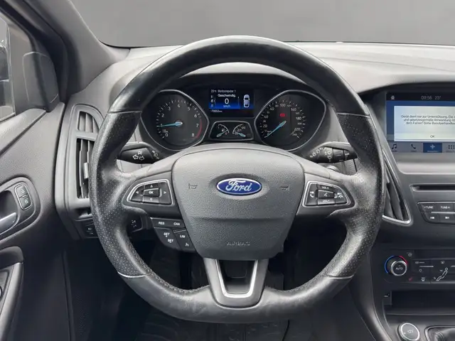 Ford Focus view 10