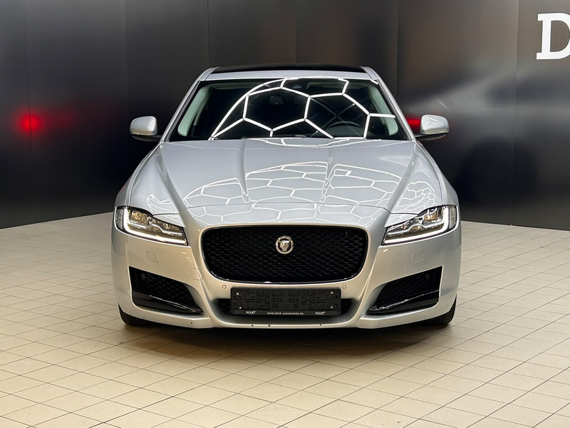 Jaguar XF Prestige PANO+VIRTU+LEDER+NAVI+SHZ+KAMER+19 — photo 2
