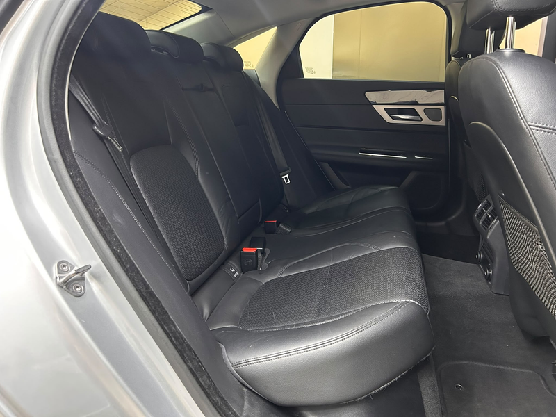 Jaguar XF Prestige PANO+VIRTU+LEDER+NAVI+SHZ+KAMER+19 — photo 11
