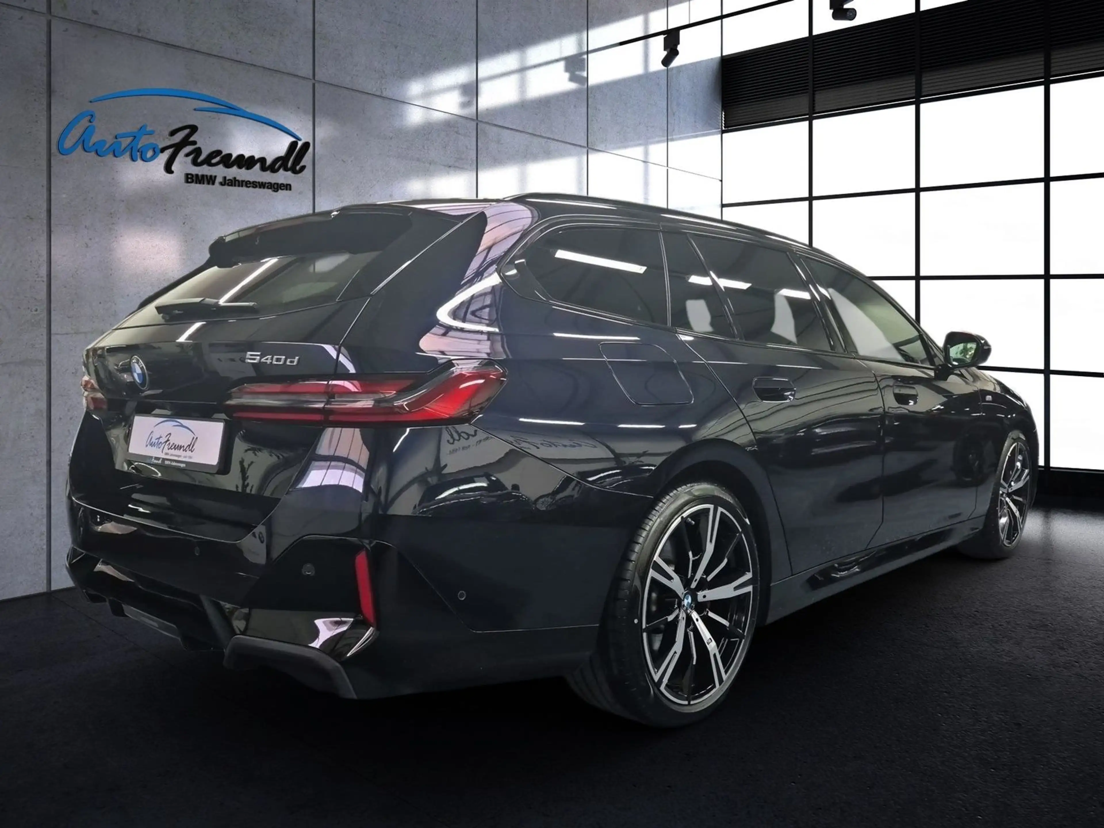 BMW 540 d xDrive M Sport Pro *20 Zoll*Pano*AHK*20 Zol — photo 2