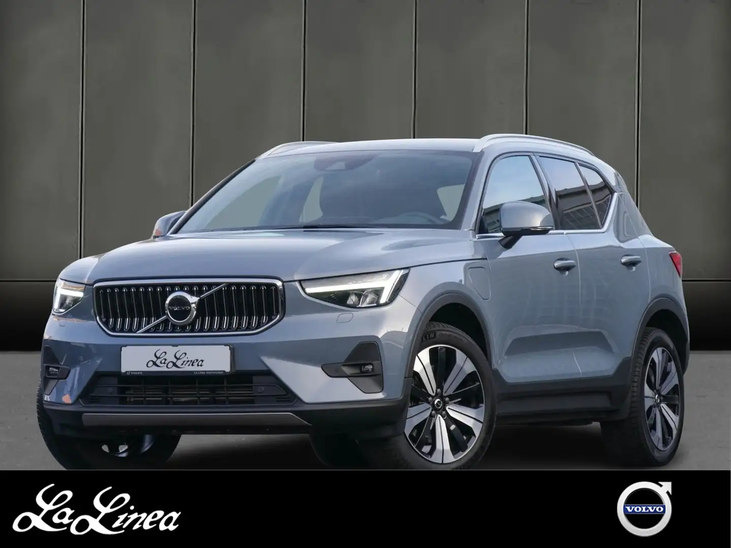 Volvo XC40 T5 Core Recharge Plug-In Hybrid 2WD Grau - 1