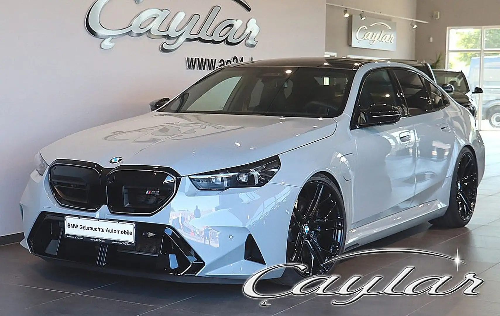 BMW M5 LIMO HYBRID M DRIVER´S B&W BELÜFTET GLASD 22" Grau - 1
