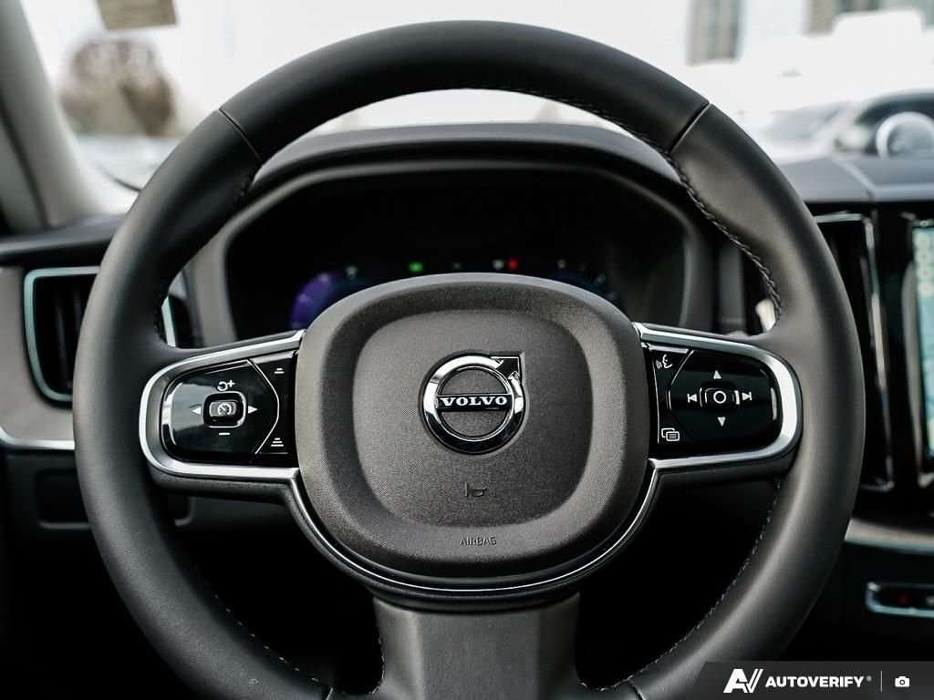 2025 Volvo XC60 Ultra DEMO Bowers & Wilkins Ultra Low Mileage thumb 12
