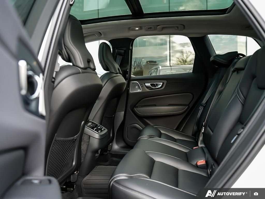 2025 Volvo XC60 Ultra DEMO Bowers & Wilkins Ultra Low Mileage thumb 17