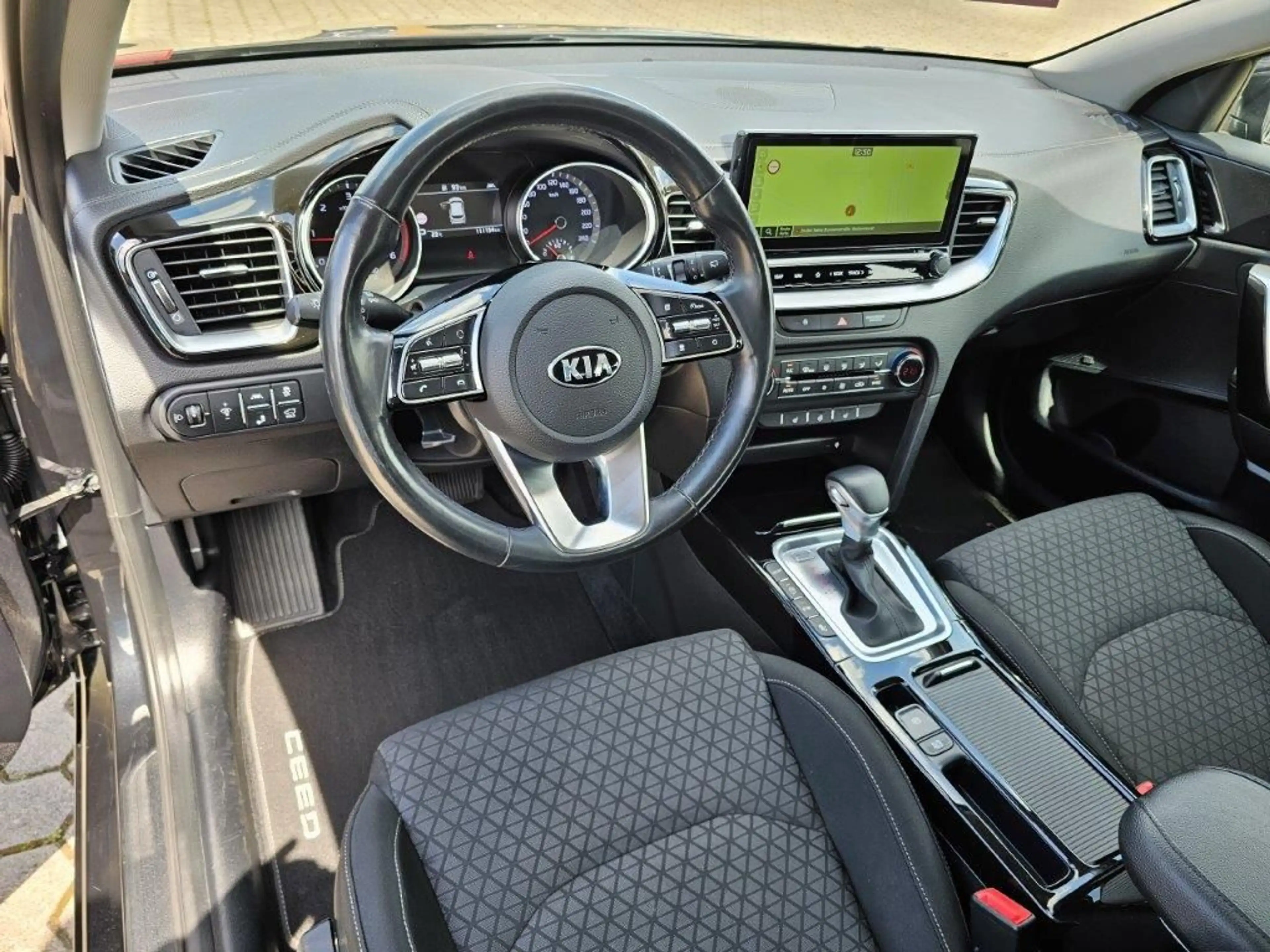 Kia Ceed / cee'd SW 1.6 CRDi DCT Spirit — photo 9