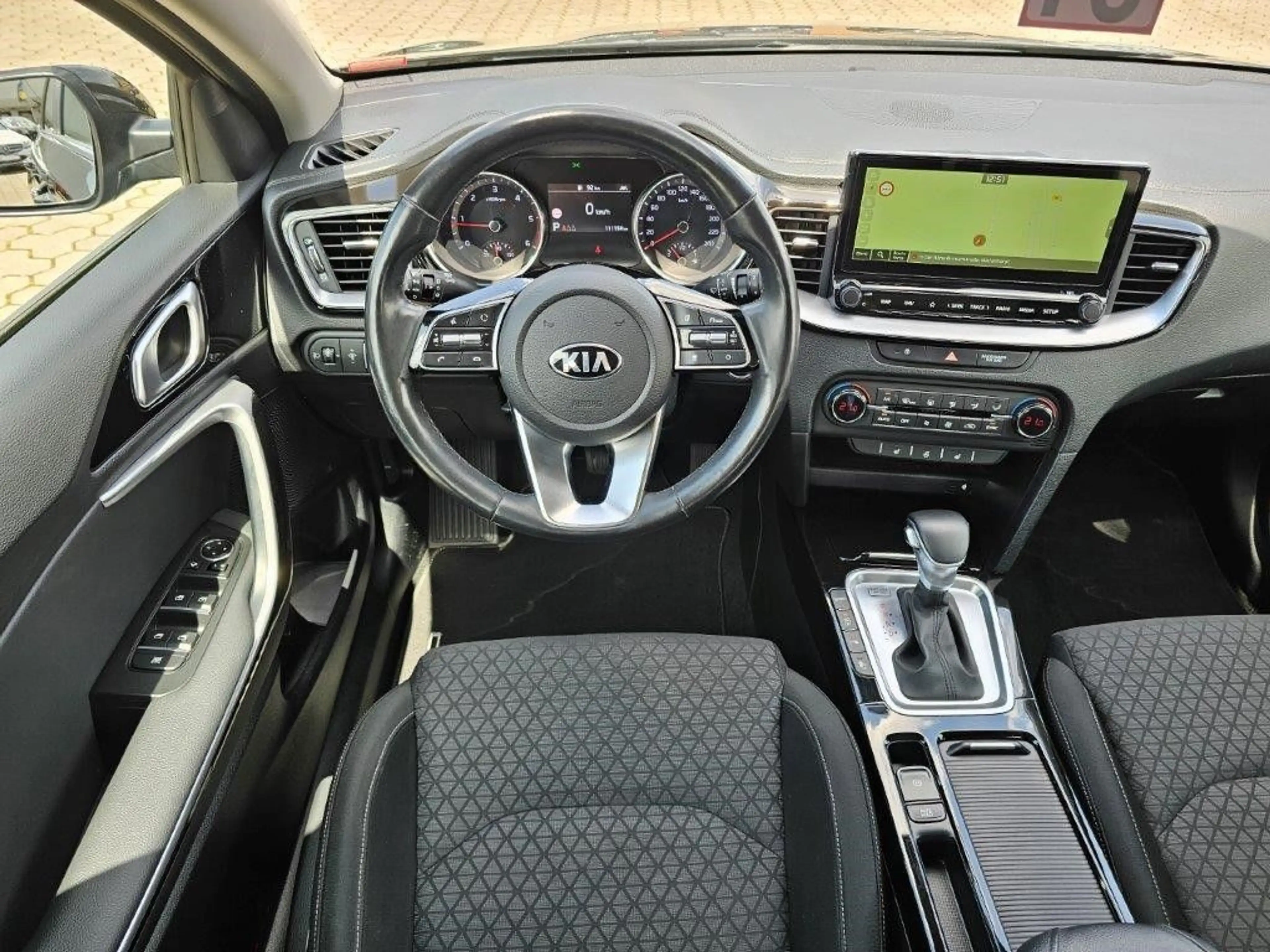 Kia Ceed / cee'd SW 1.6 CRDi DCT Spirit — photo 12
