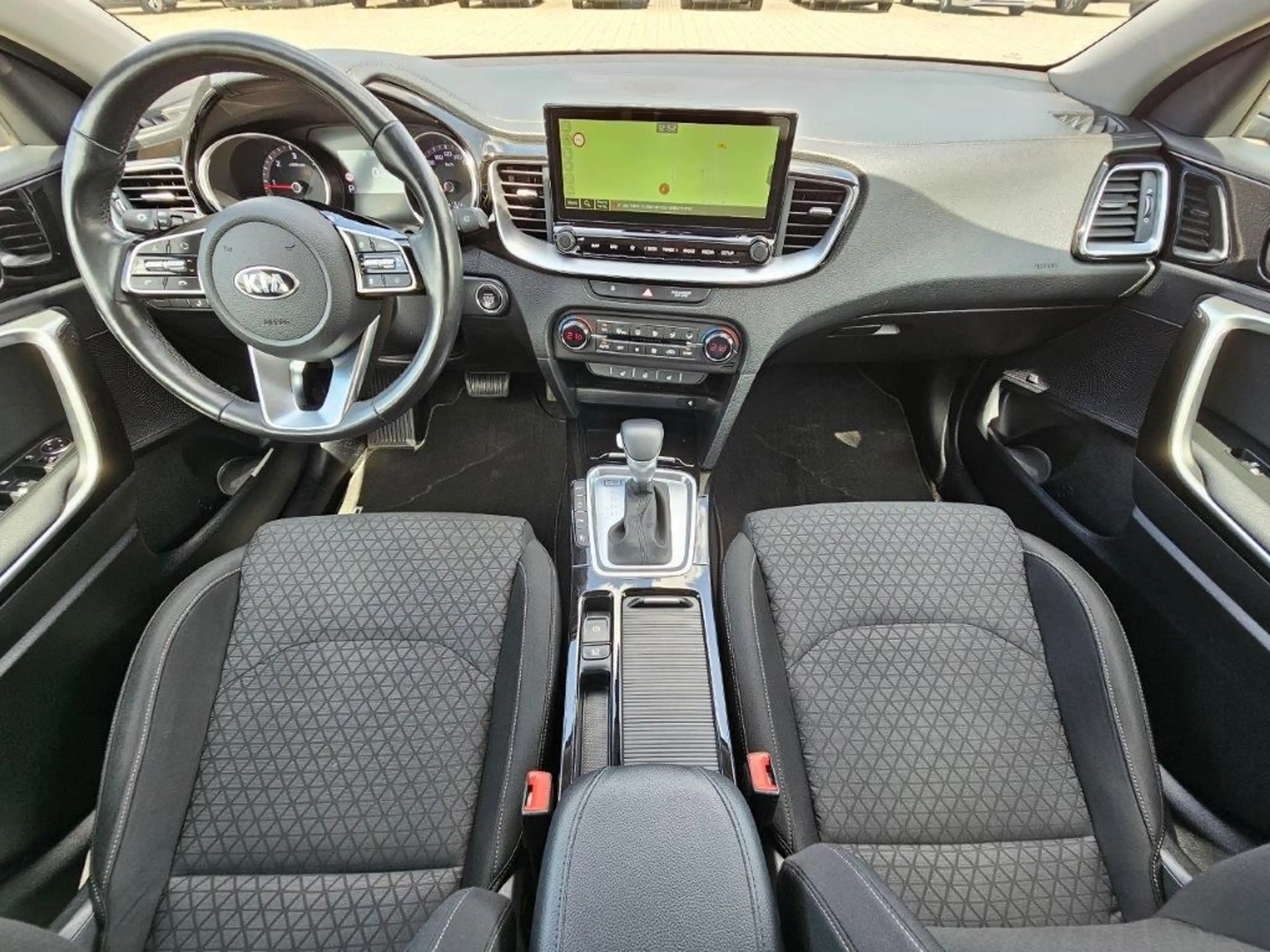 Kia Ceed / cee'd SW 1.6 CRDi DCT Spirit — photo 11