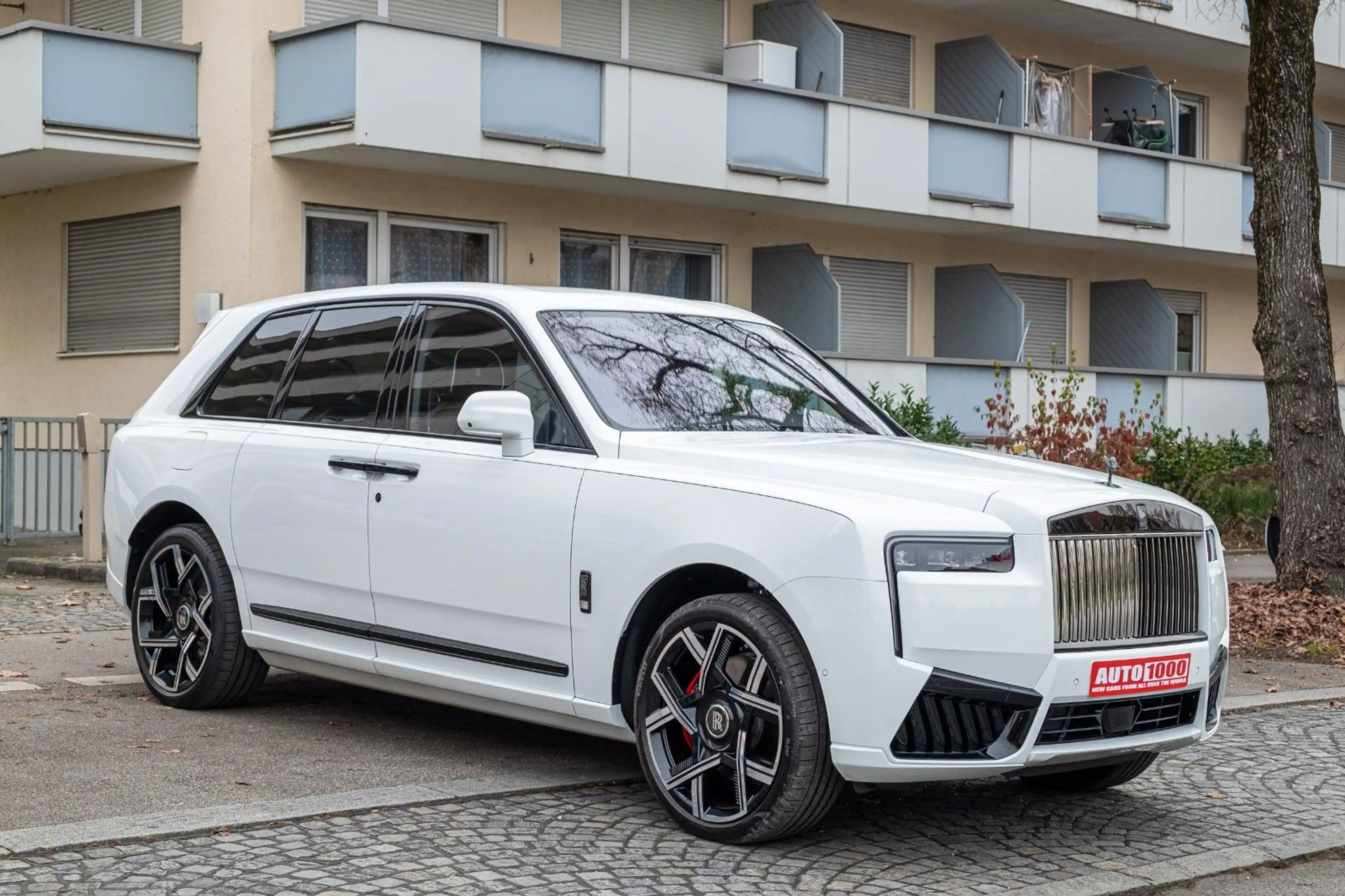 Rolls-Royce Cullinan II / FACELIFT / 4 SEATS / BLACK BADGE — photo 2