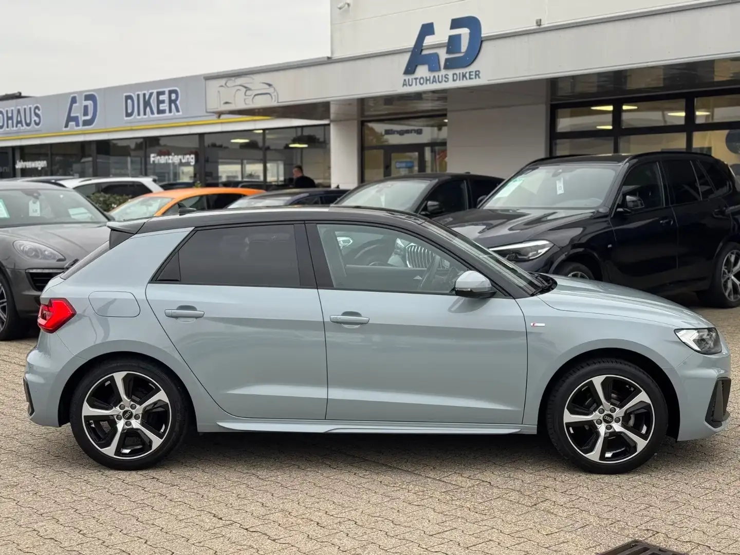 Audi A1 A1 Sportback 1.0 tfsi S- LINE ULTRA  95cv Gris - 2