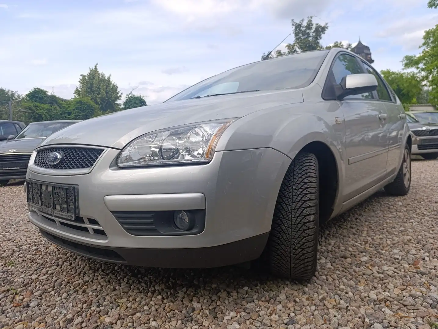 Ford Focus Lim. Style-KLIMA-TÜV 04/27 Silber - 2