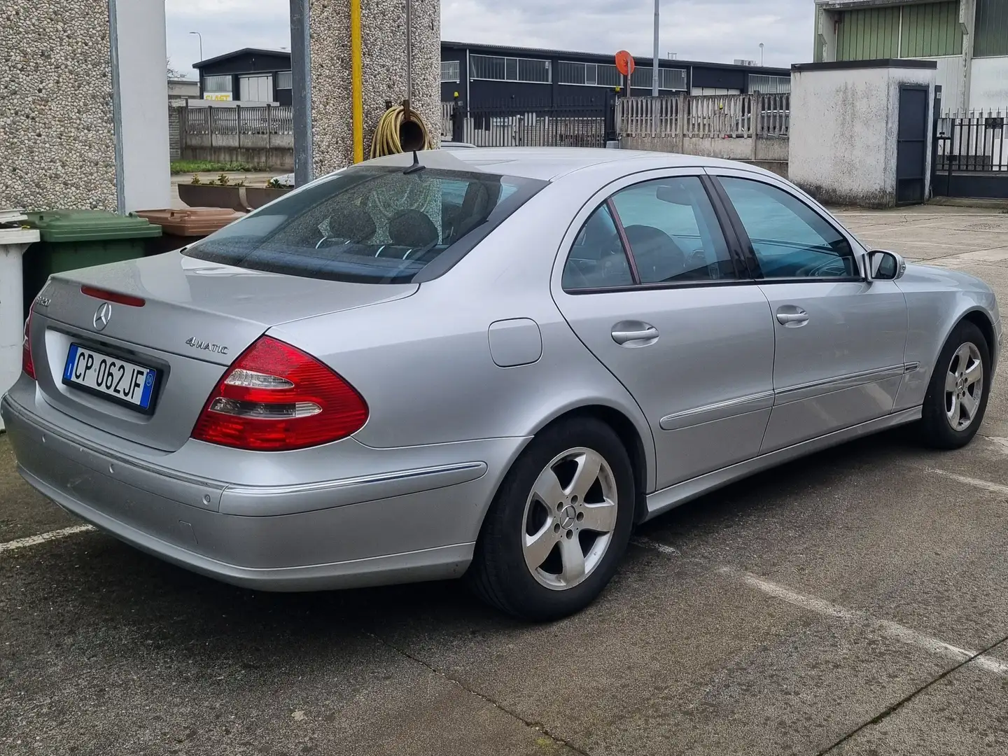 Mercedes-Benz E 320 E 320 V6 Avantgarde 4matic Argento - 2