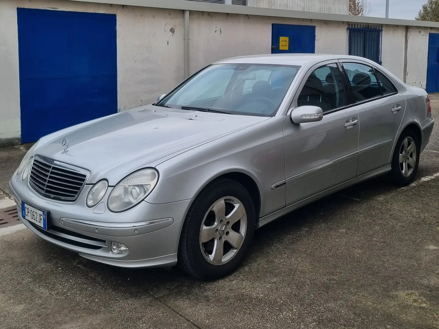 Mercedes-Benz E 320 E 320 V6 Avantgarde 4matic Argento - 1