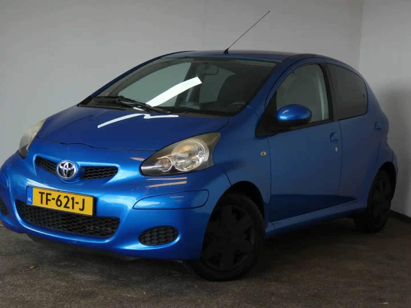 Toyota Aygo 1.0-12V Comfort Blauw - 1