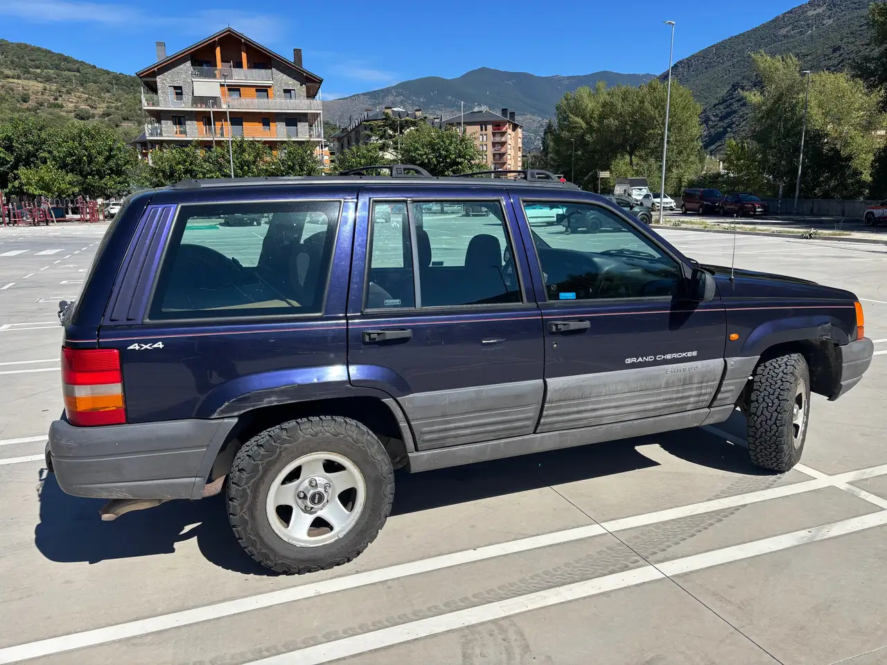 Jeep Grand Cherokee 4.0 Laredo Aut., foto 3