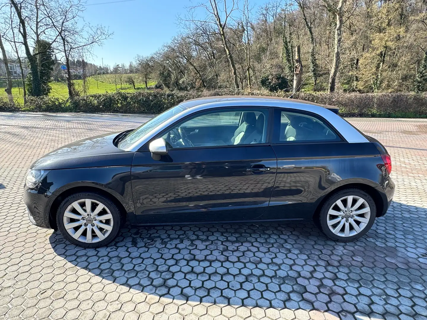 Audi A1 A1 I 2010 3p 1.2 tfsi Attraction c/clima - 2