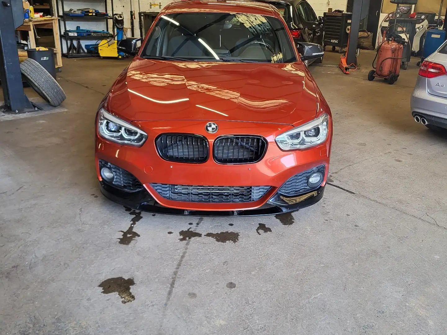 BMW 118 118i Orange - 1