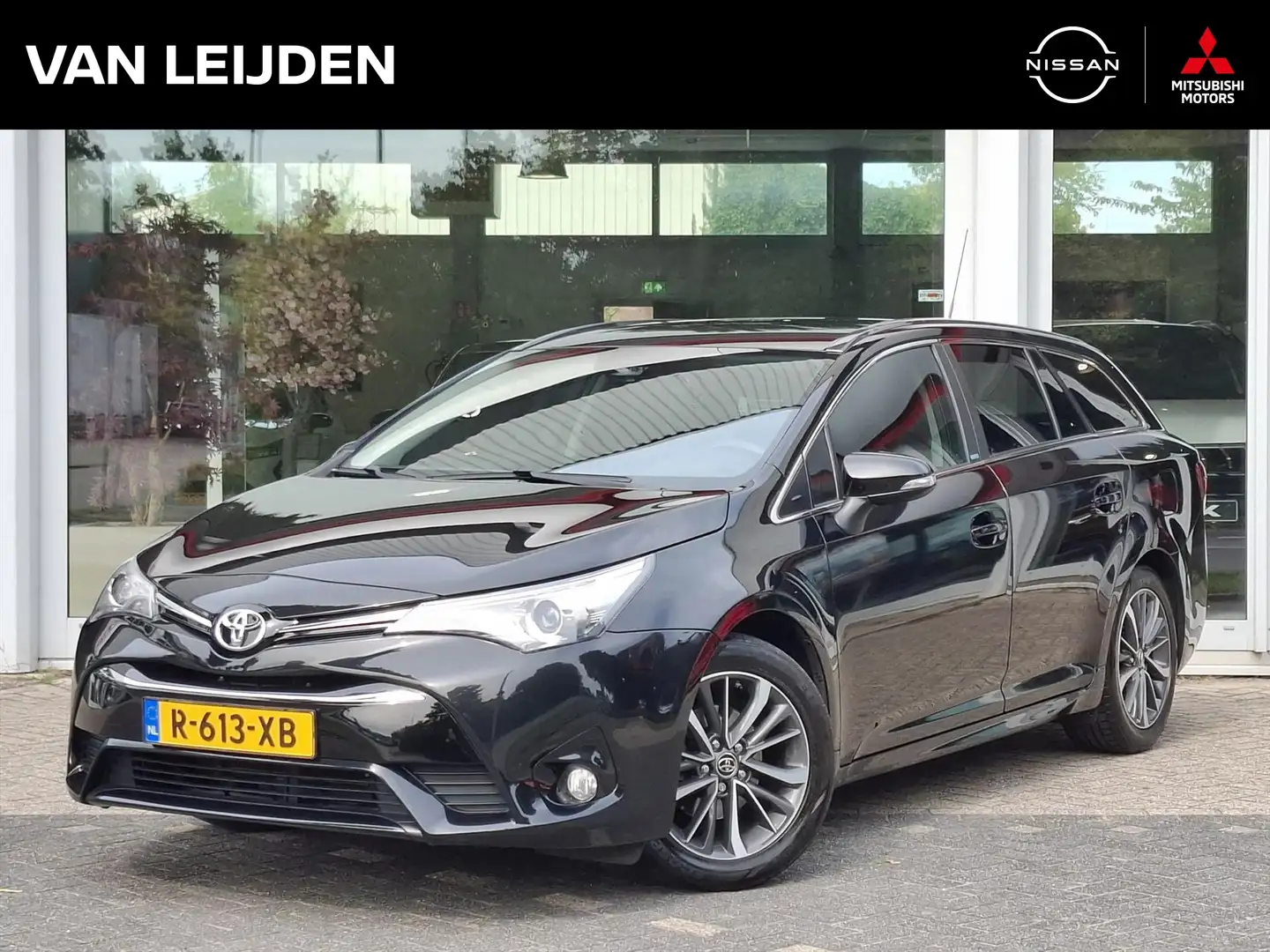 Toyota Avensis Touring Sports 1.8 VVT-i 147pk Dynamic | Trekhaak Zwart - 1