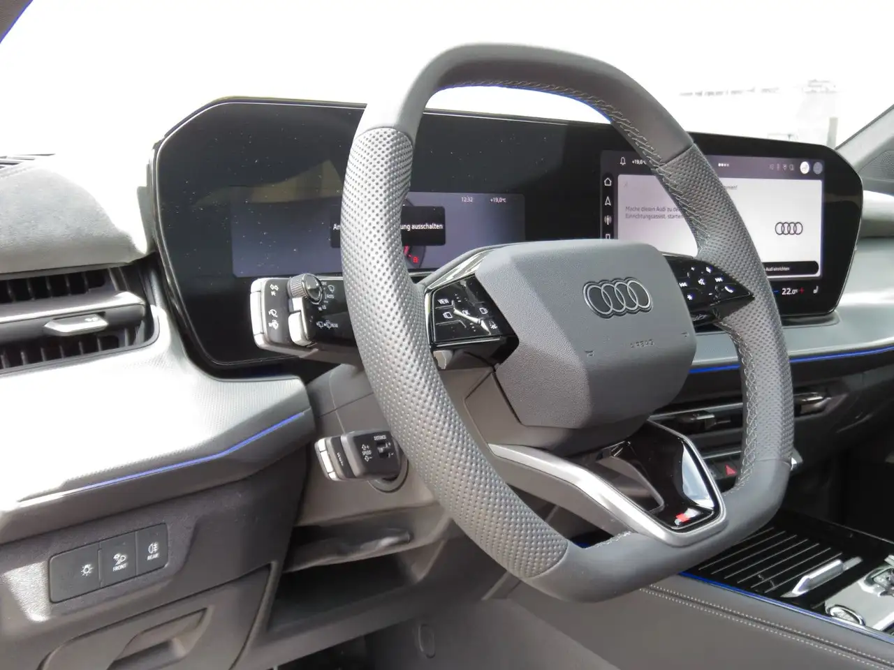 Audi Q3 SUV TFSI 110kW 2x S line LEDER PANO TECH+ 8