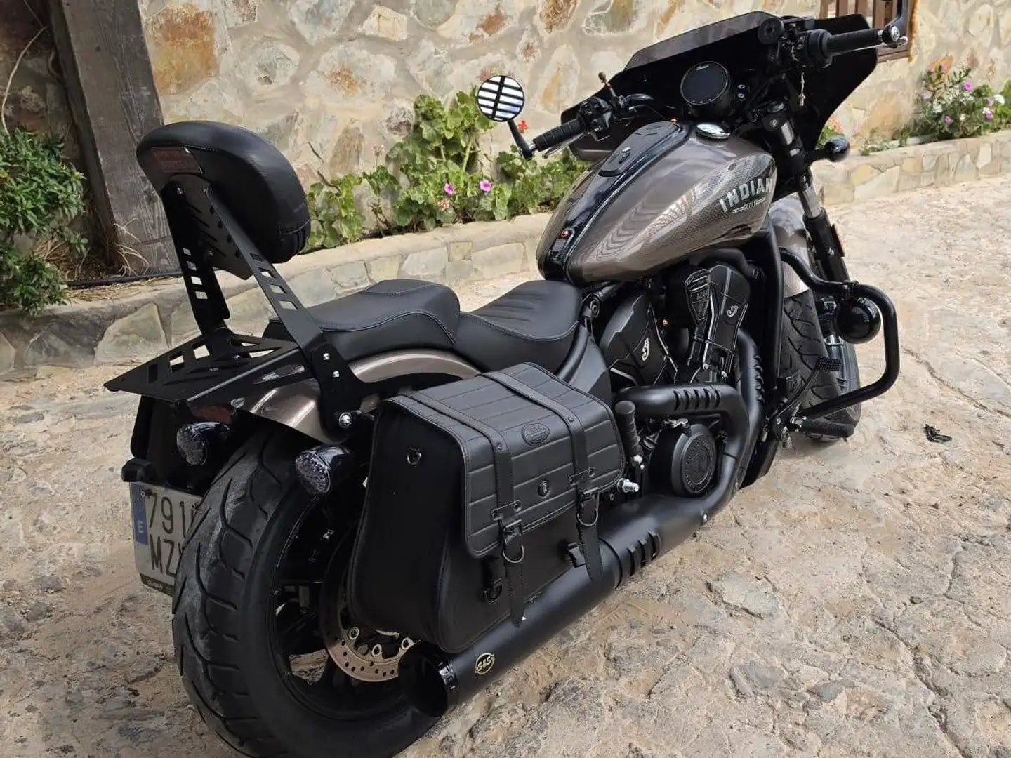 Indian Scout Scout Bobber Limited + tech Beige - 2