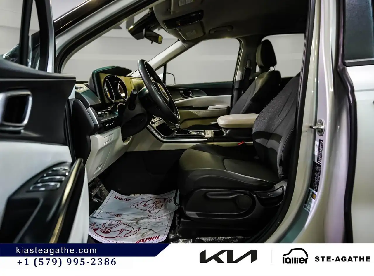 Kia Carnival снимка Kia Carnival