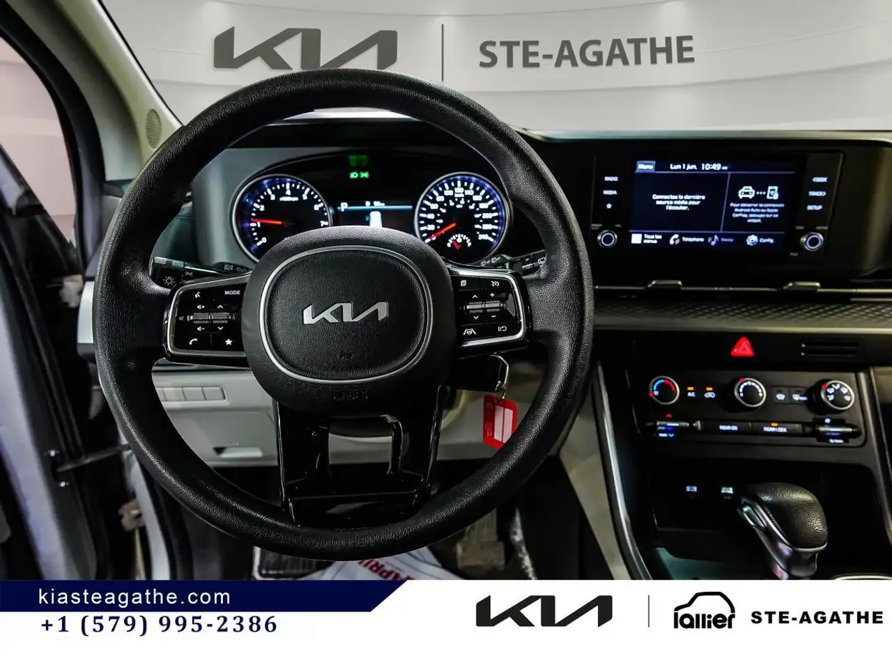 Kia Carnival снимка Kia Carnival
