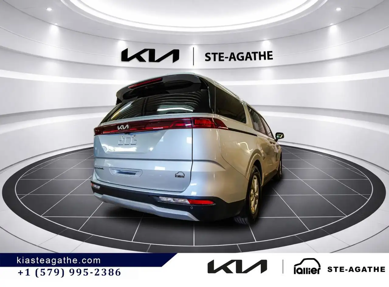 Kia Carnival снимка Kia Carnival