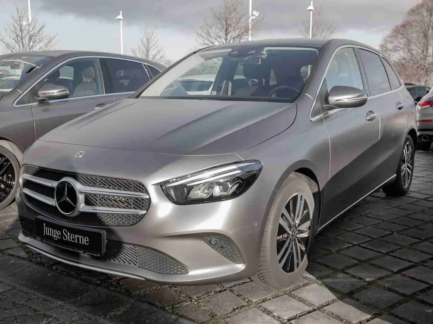 Mercedes-Benz B 250 e Progressive RüKam+LED+Keyless-GO+17 - 1