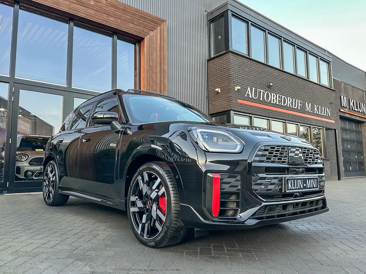 MINI John Cooper Works Countryman Mini 2.0 JCW ALL4 XL F1 aut 300pk/Pano/20"/Btw/NP: Negro - 1