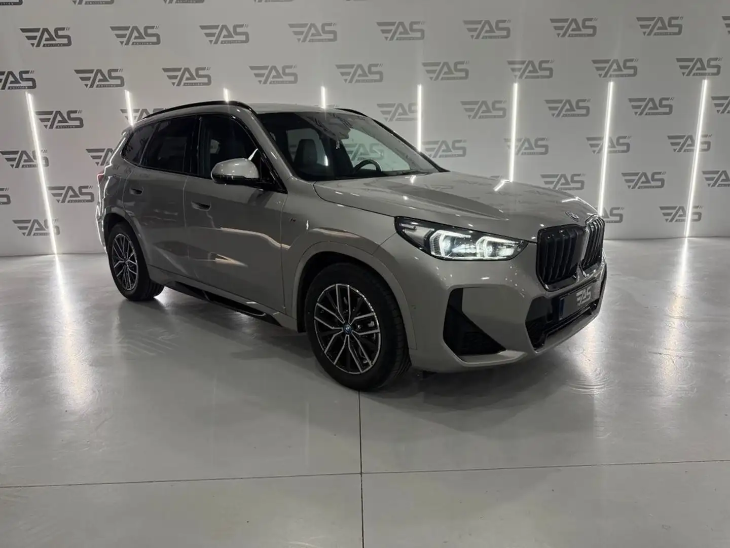 BMW X1 xDrive30e Amarillo - 2
