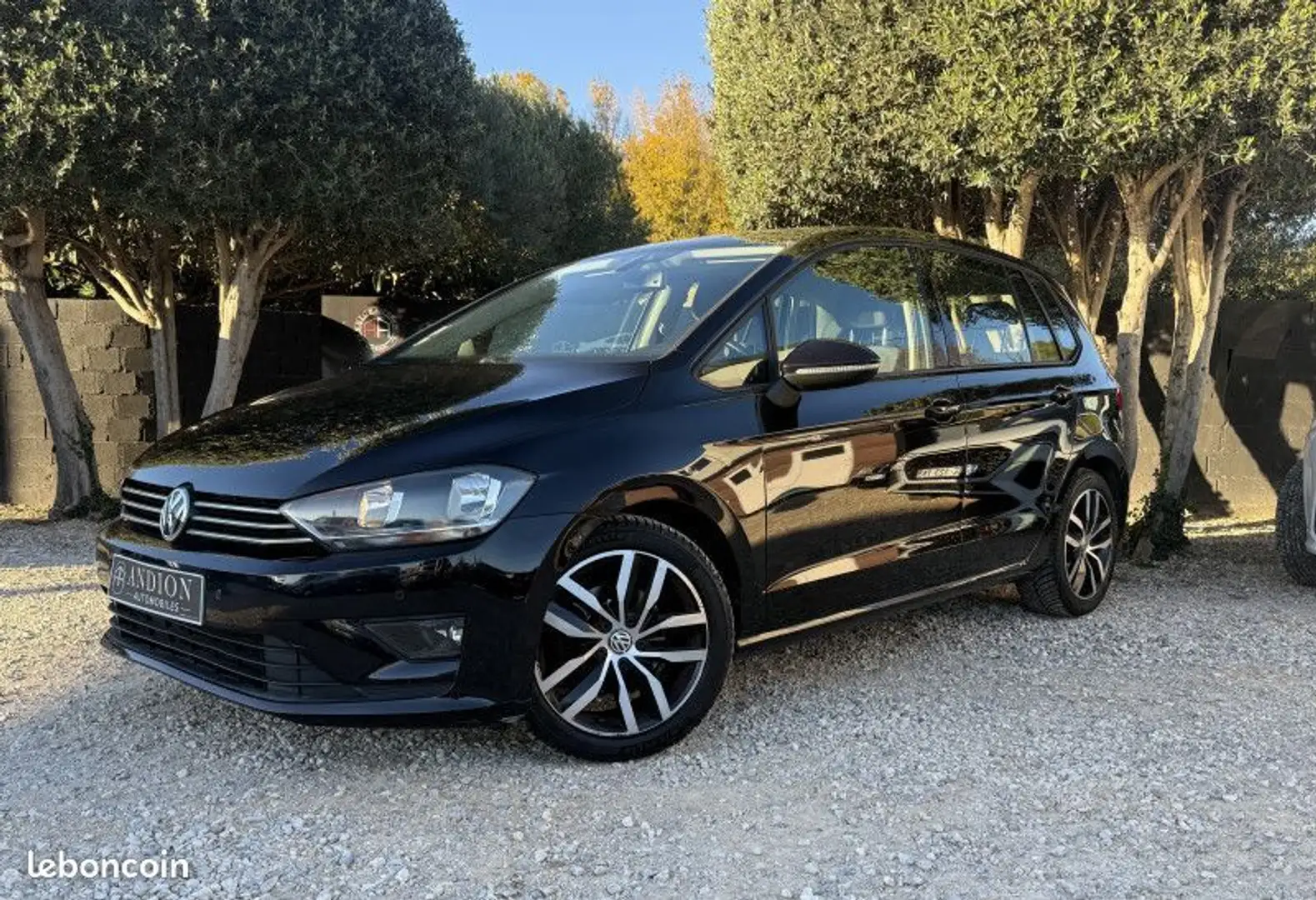 Volkswagen Golf Sportsvan 1.6 TDI 110CH BLUEMOTION TECHNOLOGY FAP LOUNGE Noir - 1