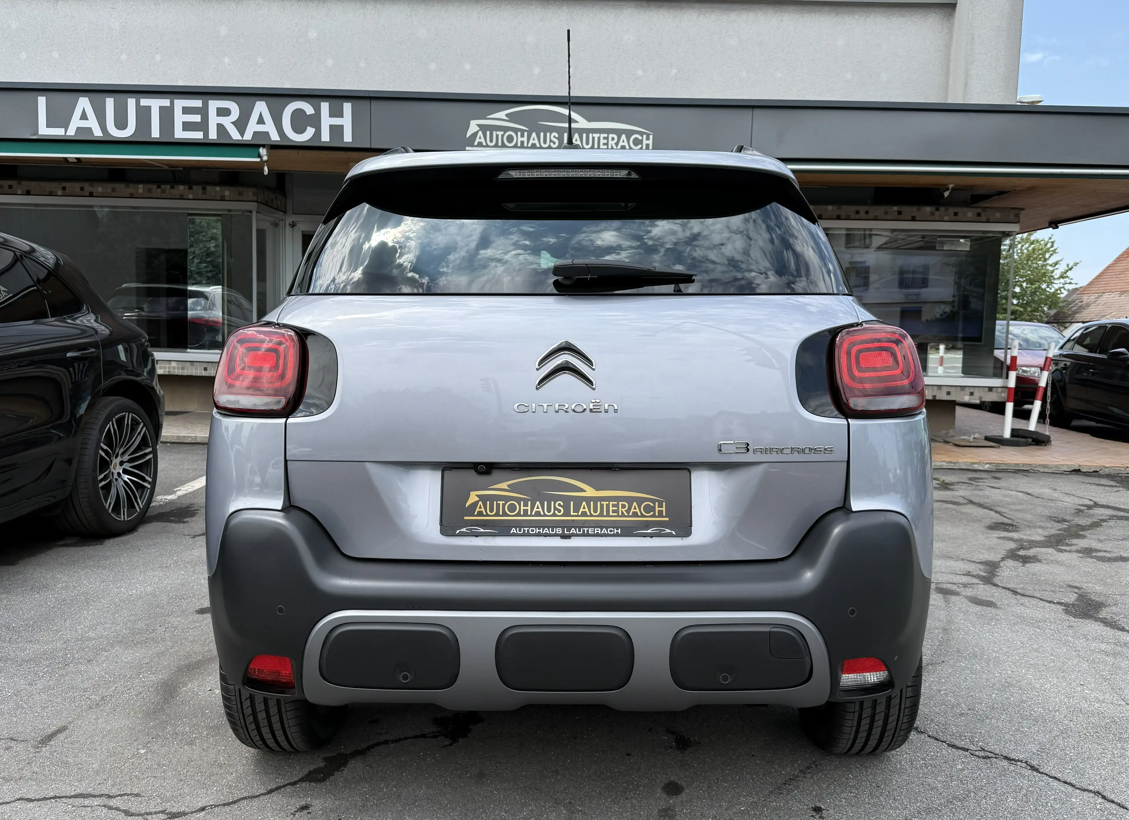 Citroen C3 Aircross Shine Pack Aut. *1.HAND* WENIG KM* KAMERA*NAVI*LED — photo 6