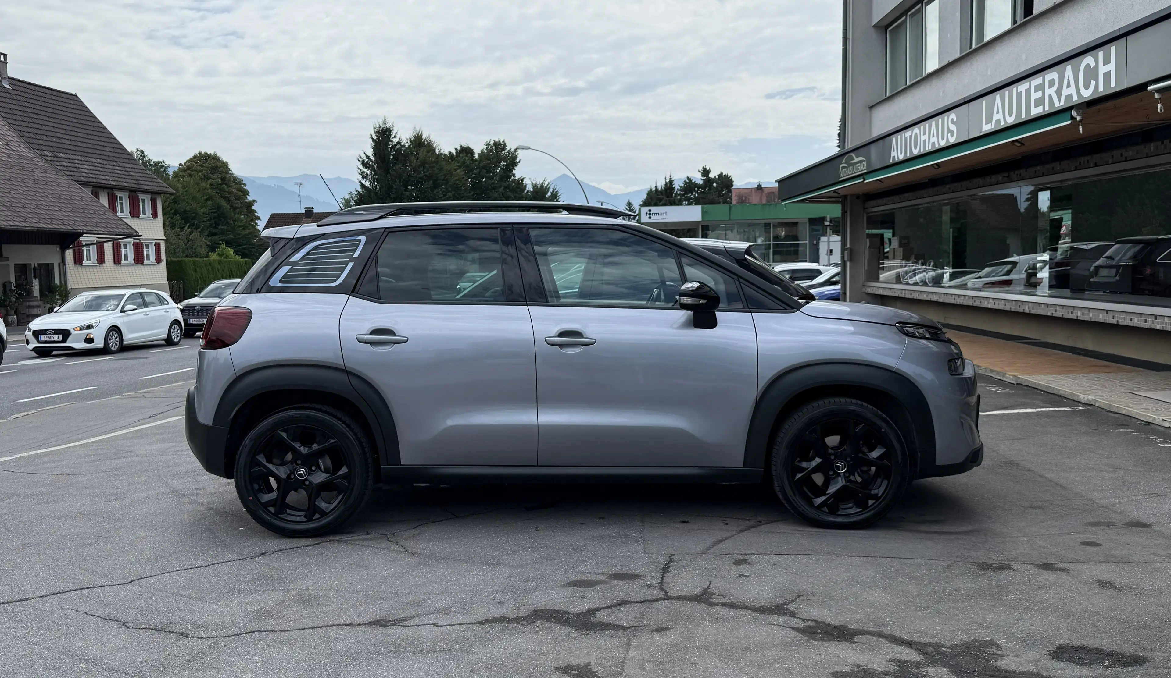 Citroen C3 Aircross Shine Pack Aut. *1.HAND* WENIG KM* KAMERA*NAVI*LED — photo 8