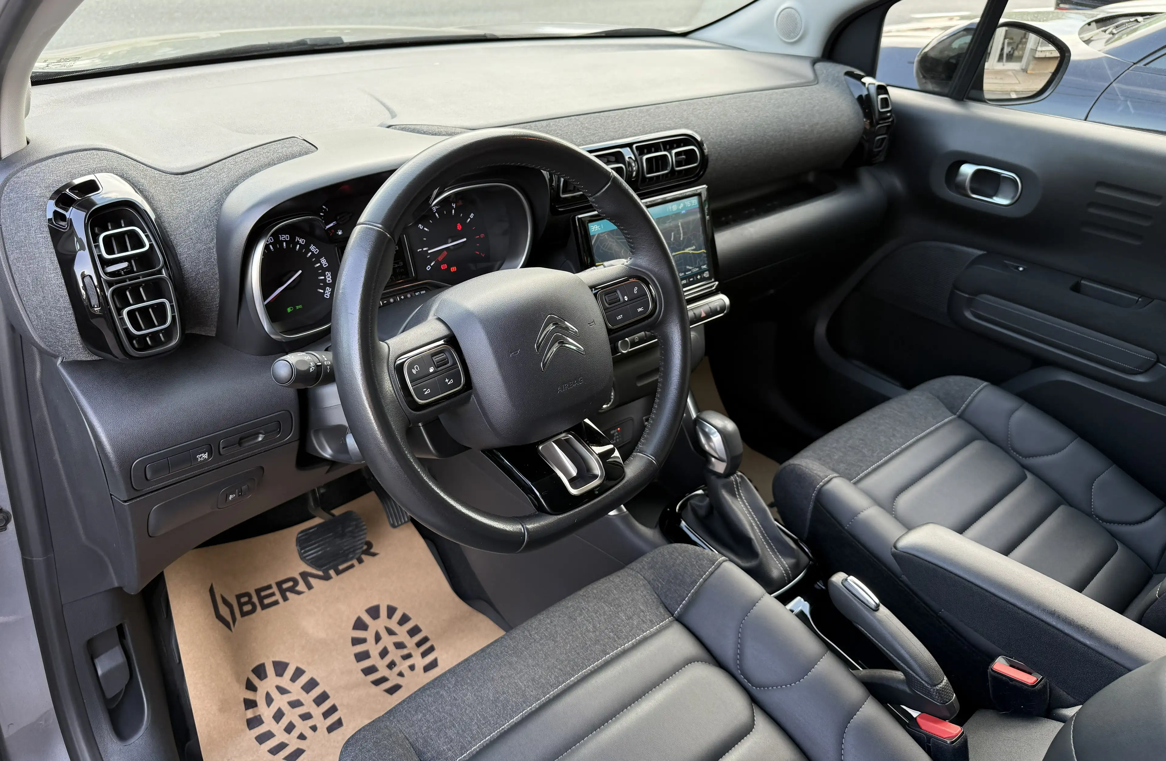 Citroen C3 Aircross Shine Pack Aut. *1.HAND* WENIG KM* KAMERA*NAVI*LED — photo 14