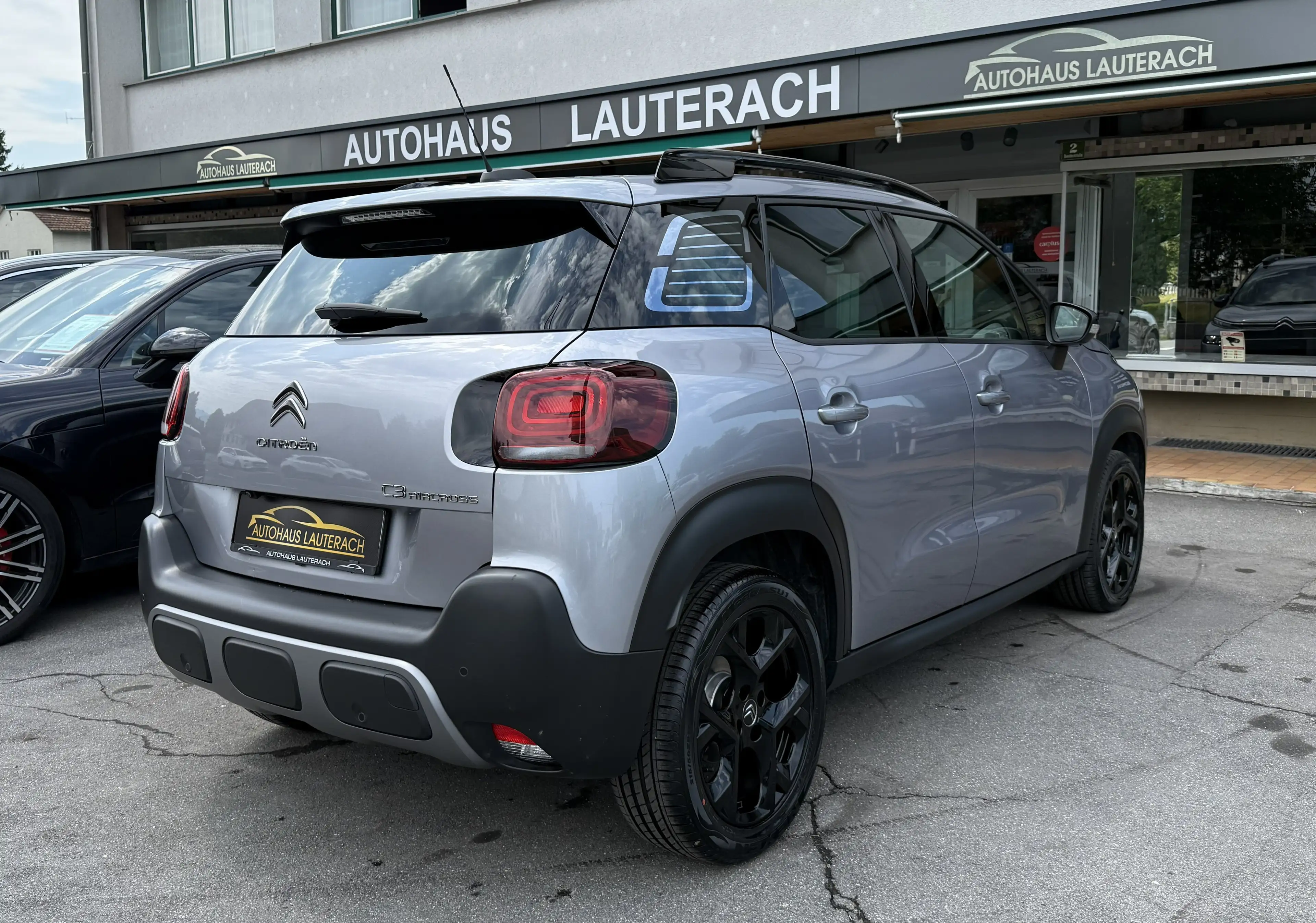 Citroen C3 Aircross Shine Pack Aut. *1.HAND* WENIG KM* KAMERA*NAVI*LED — photo 7