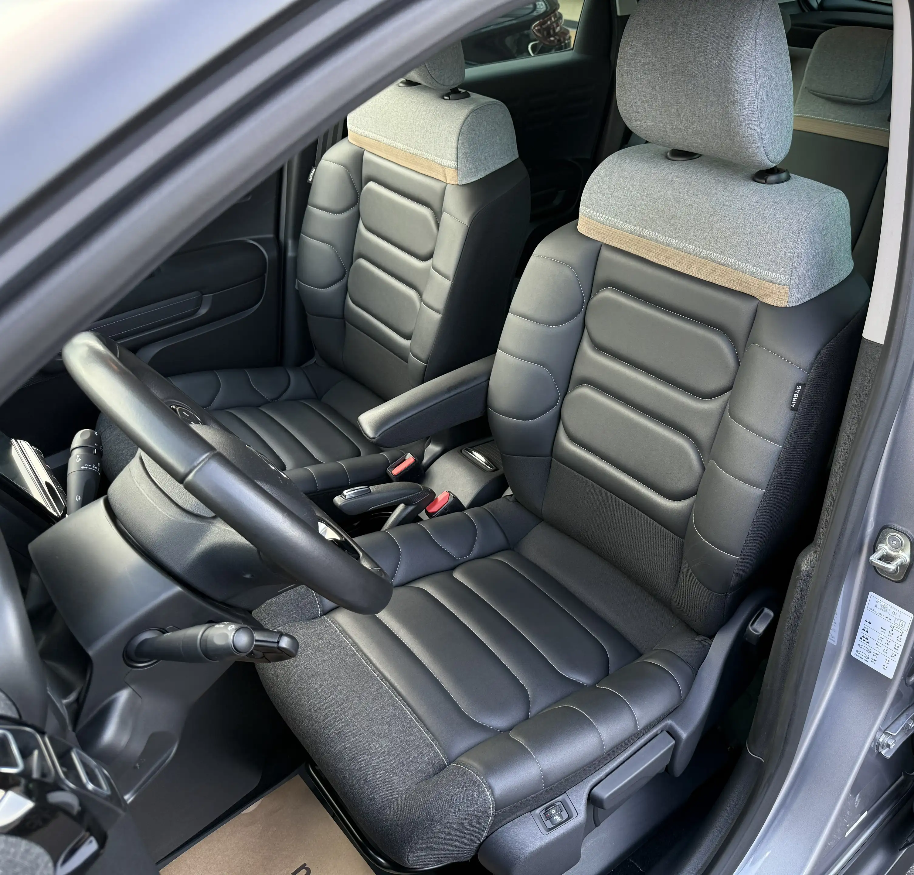 Citroen C3 Aircross Shine Pack Aut. *1.HAND* WENIG KM* KAMERA*NAVI*LED — photo 13