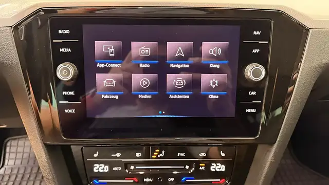 Volkswagen Passat view 19
