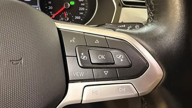 Volkswagen Passat view 16