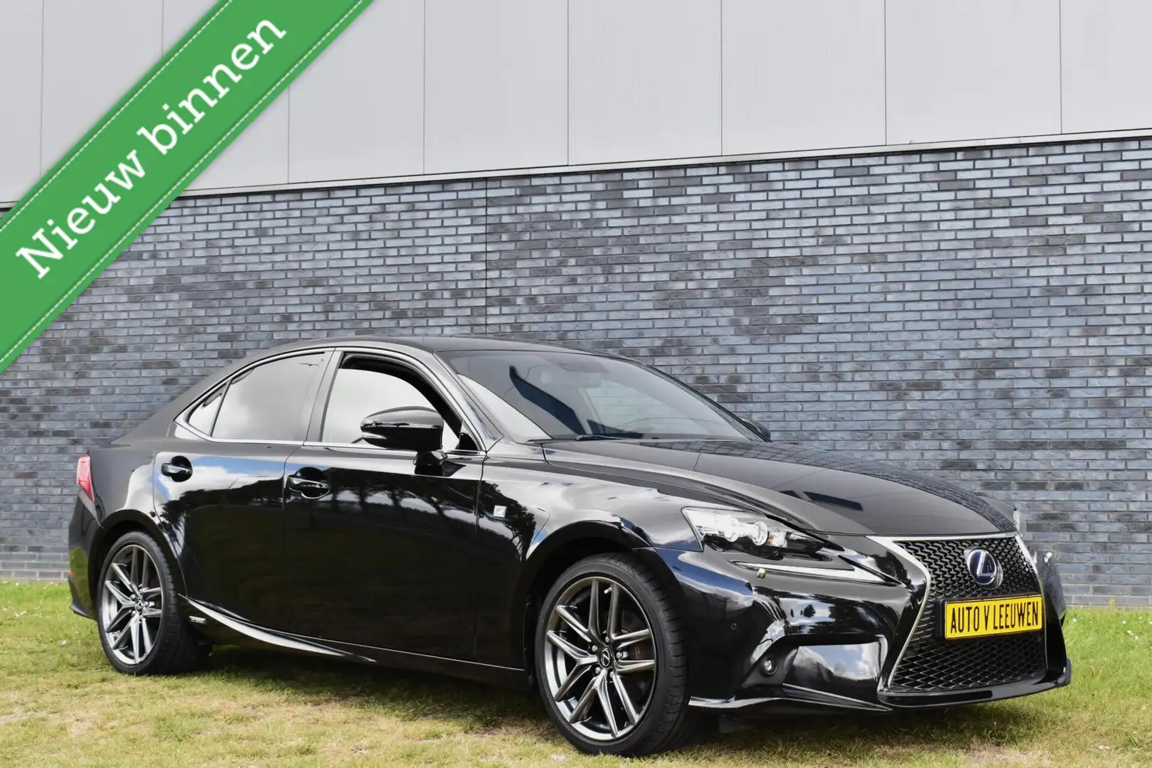 Lexus IS 300 300h F Sport 18 INCH/CAMERA/PDC/NAVI/STOELVW/ETC.! Schwarz - 2