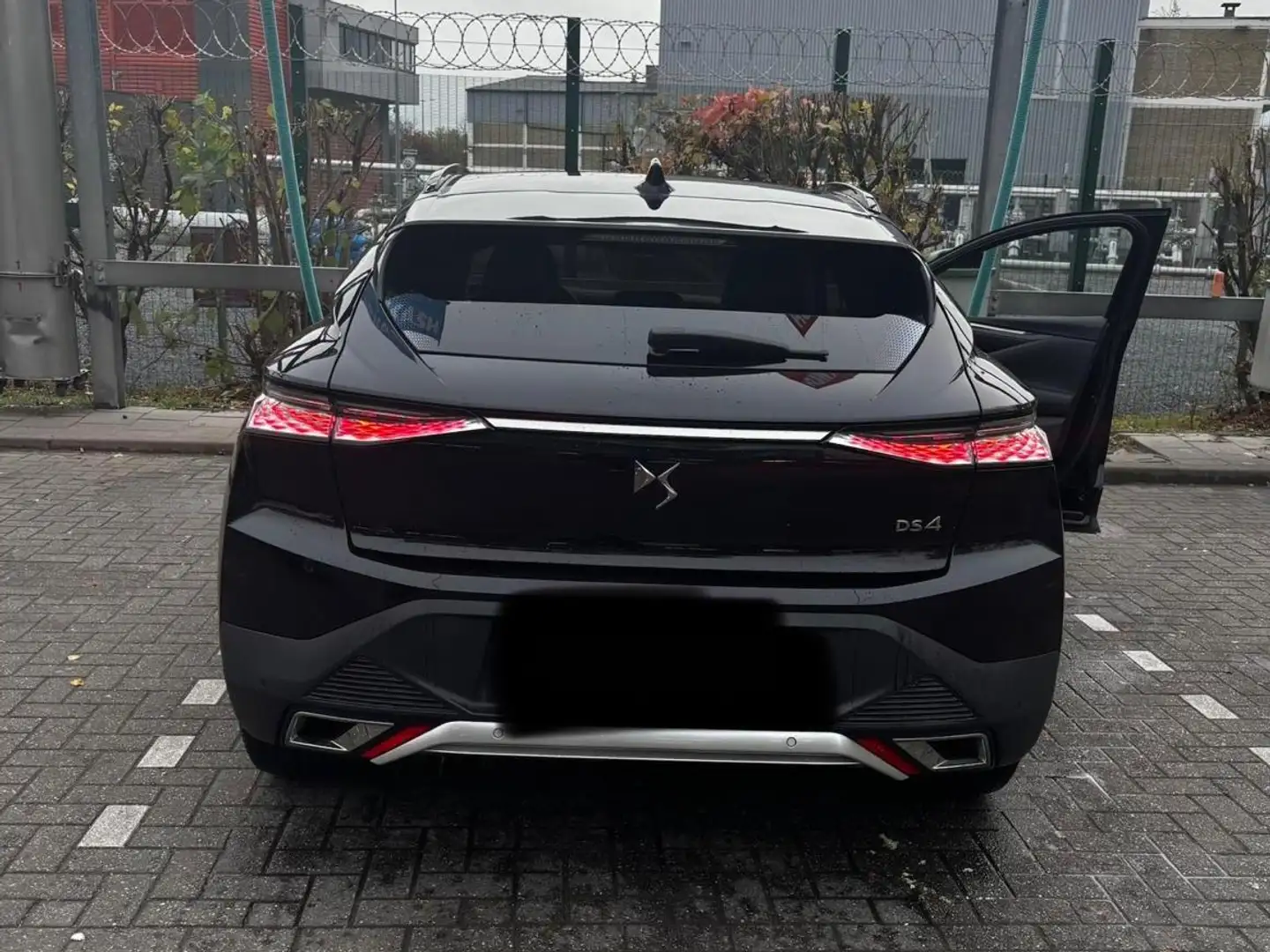 DS Automobiles DS 4 DS 4 1.5 BlueHDi Cross Trocadero Noir - 2