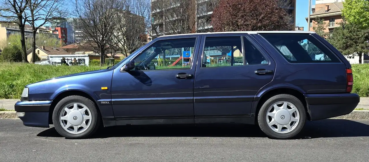 Lancia Thema SW 2.0t 16v LX cat., foto 1