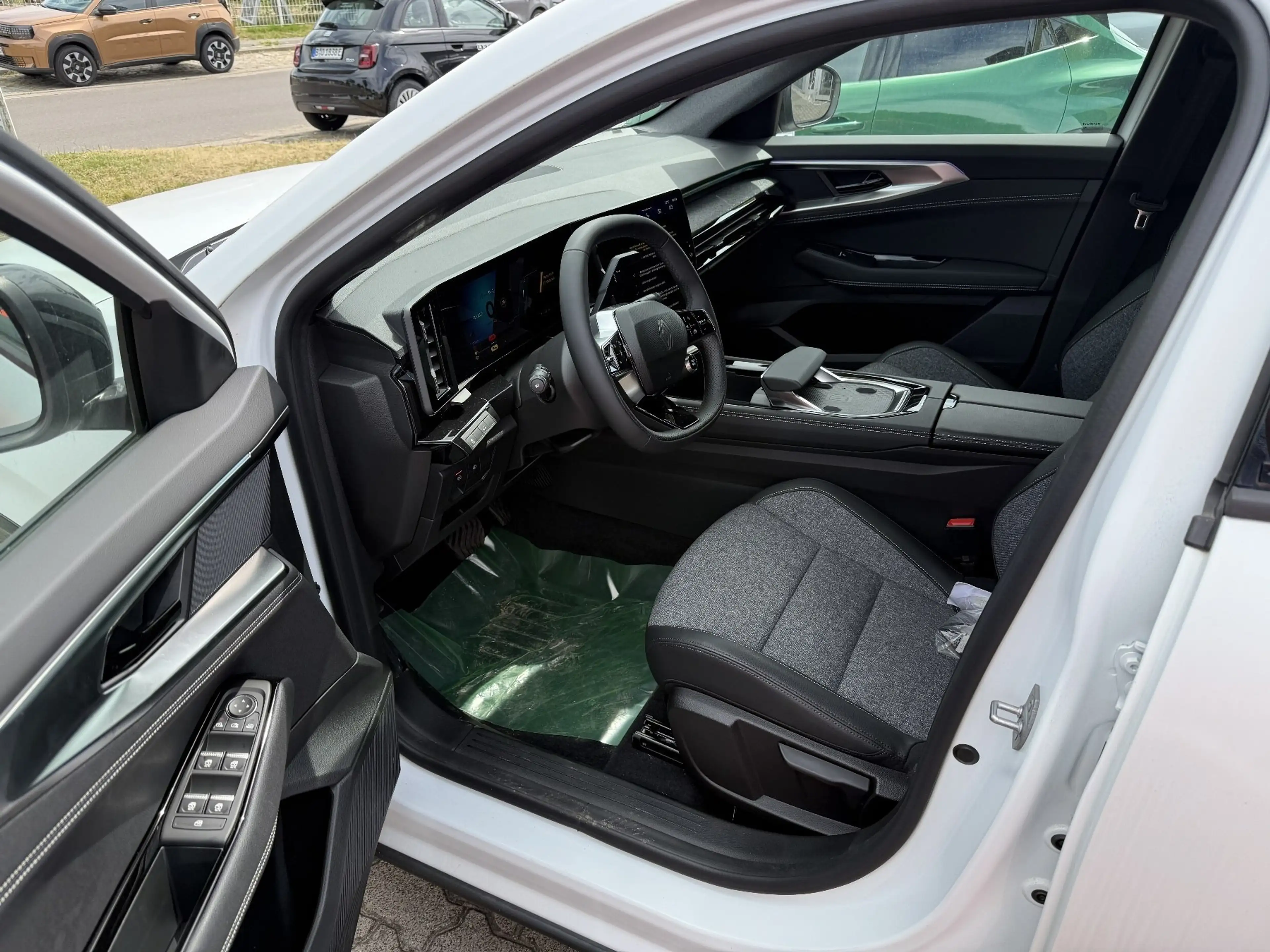 Renault Rafale Techno E-Tech Full Hybrid 200 — photo 13